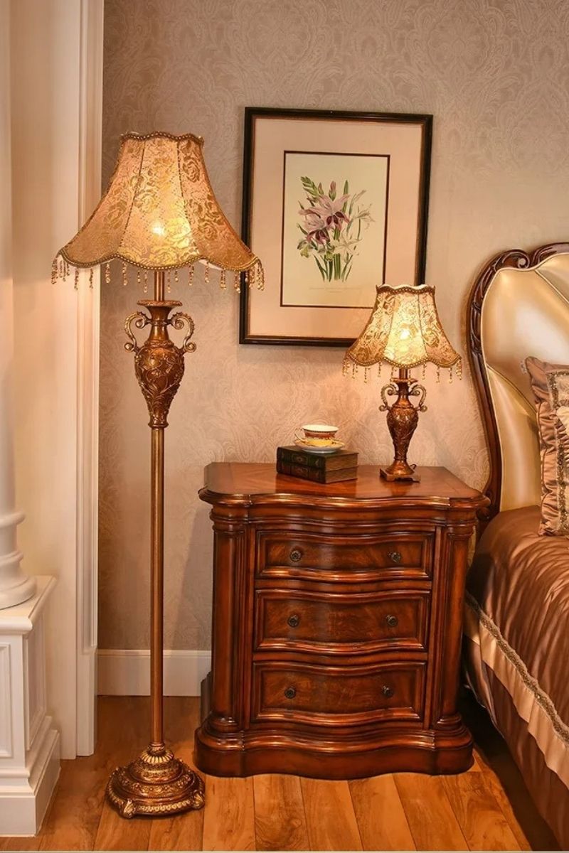 Đèn Cây Đứng Cổ Điển Trang Trí Phòng Ngủ