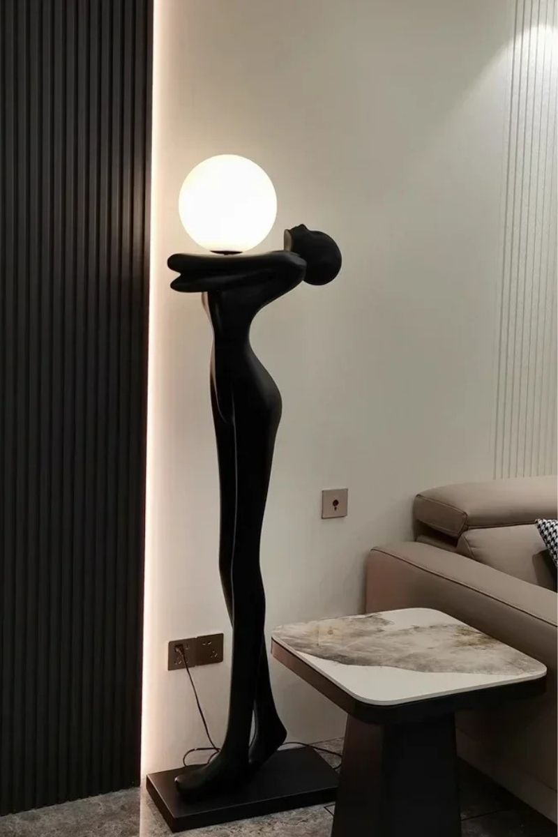 Đèn cây đứng hình người