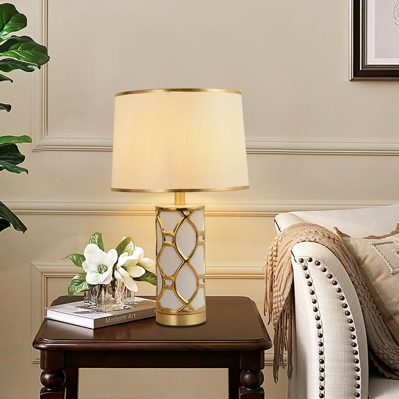 Đèn để bàn trang trí góc phòng khách đẹp