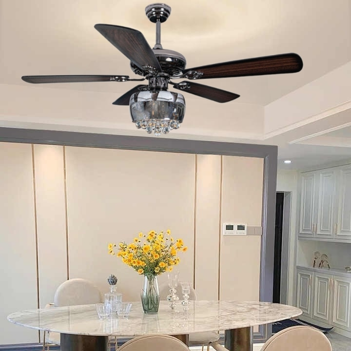 Quạt trần gỗ 5 cánh có đèn pha lê Qvifa110