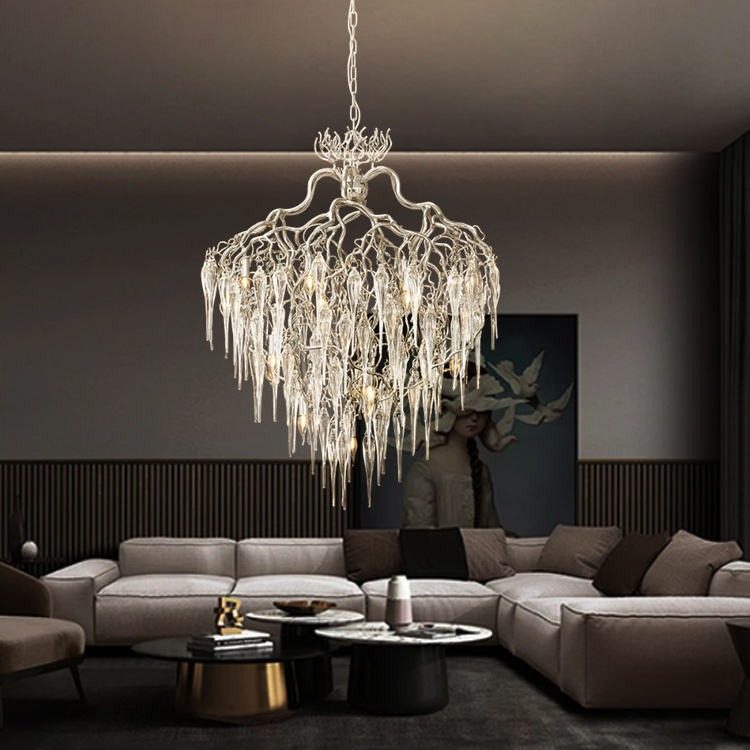 Cận cảnh khung thép và cụm pha lê TPL908T800