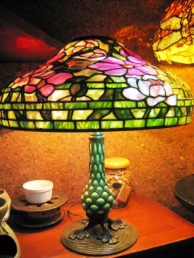 Đèn Trang Trí Tiffany - Mẫu Đèn Kính Ghép Màu Độc Đáo