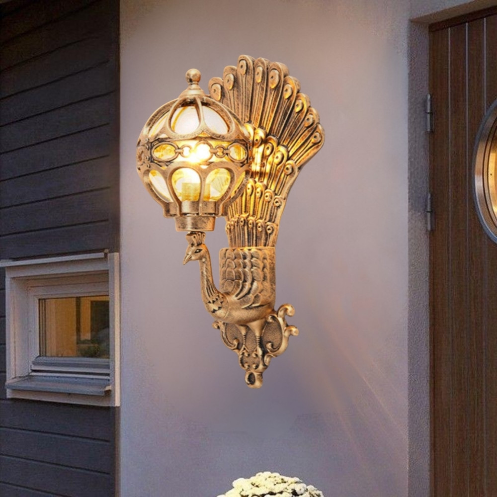 Mẫu Đèn Trang Trí Mặt Tiền Hình Chim Công Và Phong Thủy