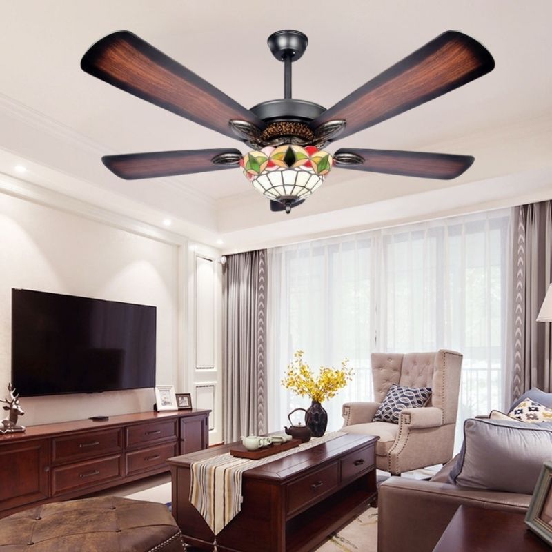 Quạt trần 5 c&aacute;nh gỗ c&oacute; đ&egrave;n trang tr&iacute; ph&ograve;ng kh&aacute;ch t&acirc;n cổ điển QT5011