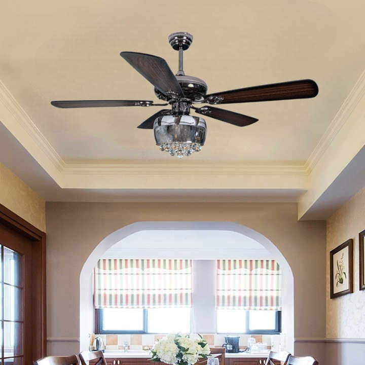 Quạt trần 5 cánh gỗ trang trí phòng khách Qvifa110