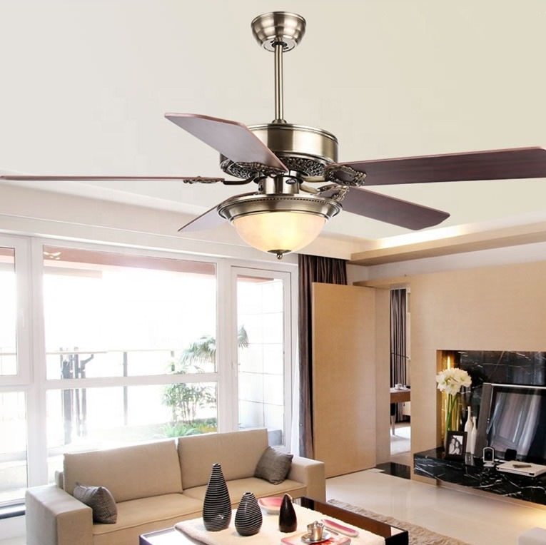 Quạt trần đèn trang trí cổ điển