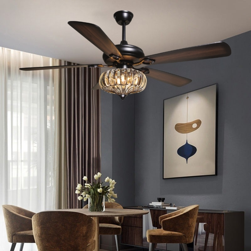 Quạt trần cánh gỗ QVifa85 bàn ăn