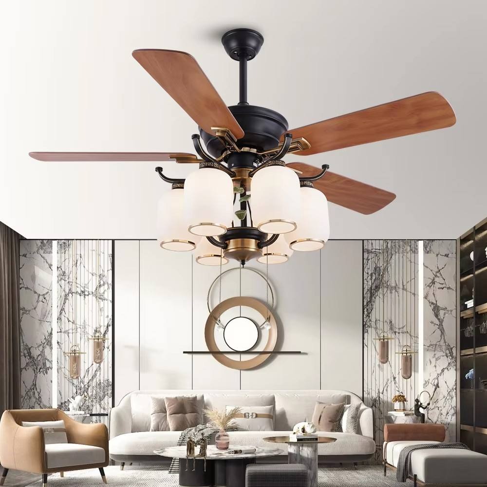 Tại Sao Nên Chọn Quạt Trần Đèn Cổ Điển Cho Phòng Khách?