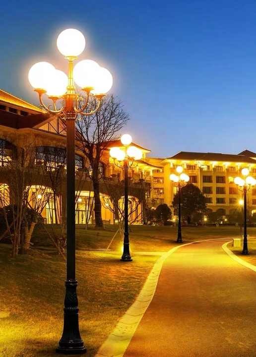 Chao Đèn Cầu Nhựa Cho Trụ Đèn Trang Trí Ngoài Trời