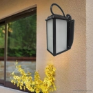 Đèn trang trí cột hiên nhà ngoài trời là mẫu đèn treo tường cổ điển. Đèn dùng để gắn trang trí cột cổng, hành lang lối đi