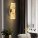 Đèn tường pha lê VPL26 thiết kế hiện đại, chao pha lê đúc nguyên khối và thân đèn hợp kim xi vàng.